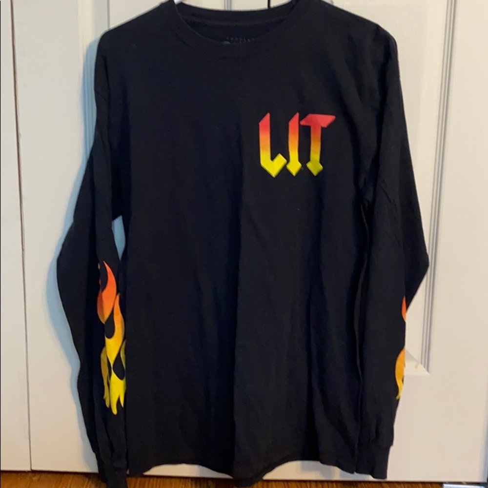 Long sleeve shirt